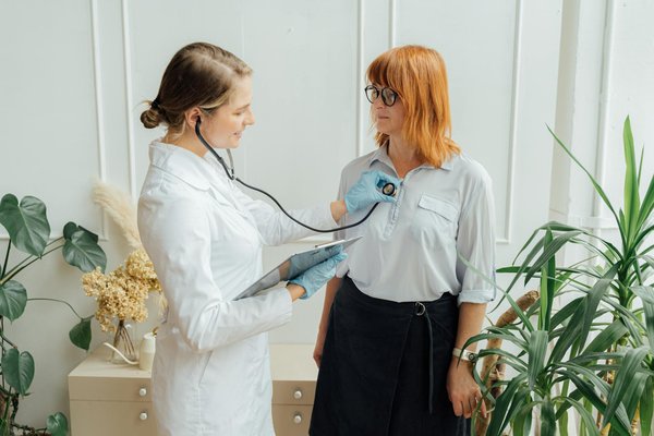 Les bienfaits surprenants de l'apithérapie pour soulager les douleurs de l'arthrite